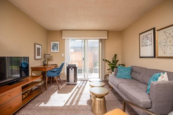 Aspire_Eugene_OR_Interior_indoor_outdoor_living - Photo Gallery 6