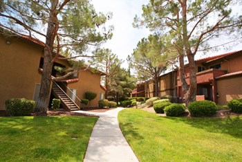 Walkway with Exterior View of The Arches at Regional Center West Apartments Property Image