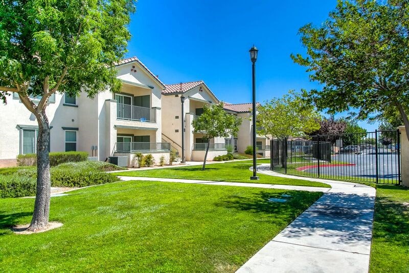 Grass Courtyard at Riverton of the High Desert Apartments, California, 92392