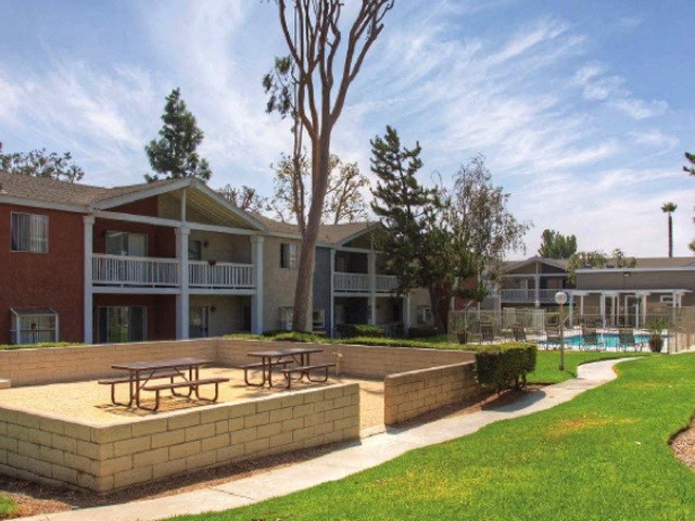 Pet Friendly at Rancho Vista Townhomes, Ontario, CA