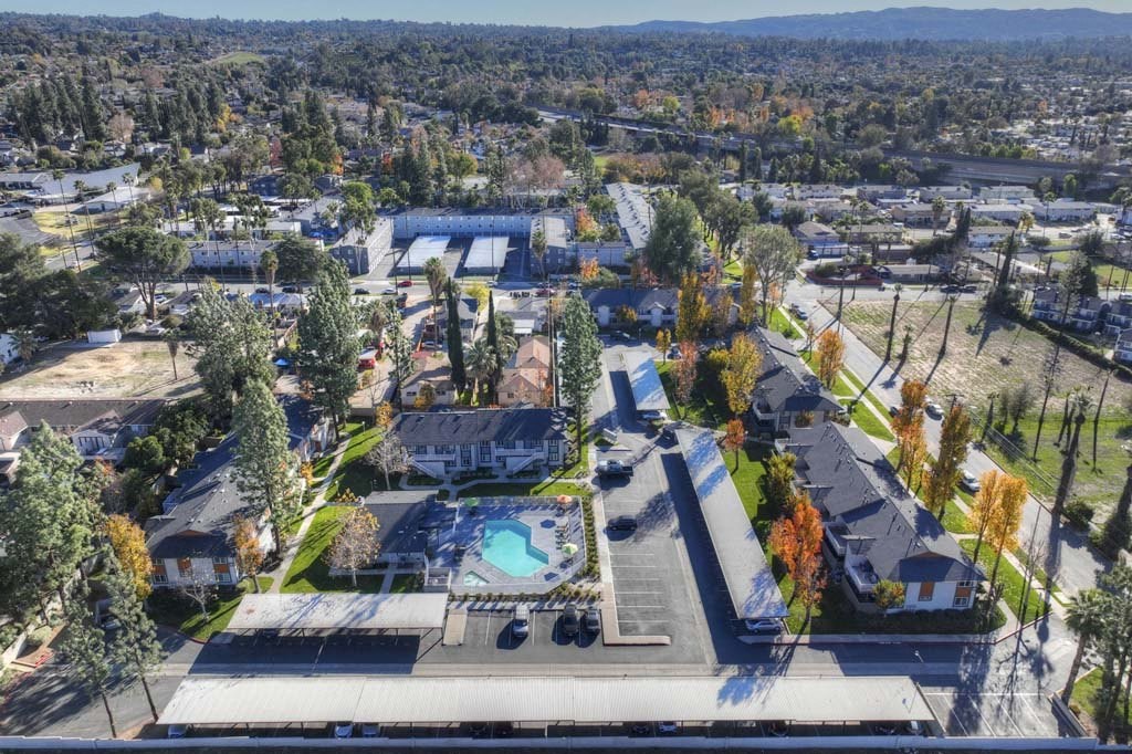 the estates at wellington green apartments photo 21 at Aspire Redlands, Redlands, 92374