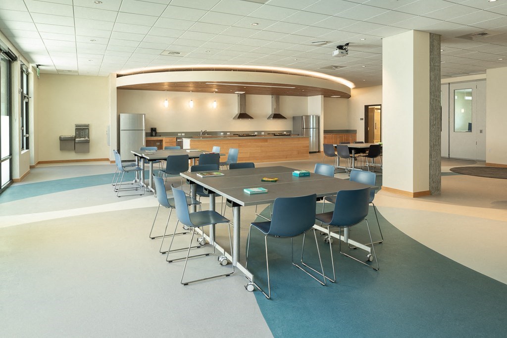 dining at Cedar Crossing, Washington, 98115