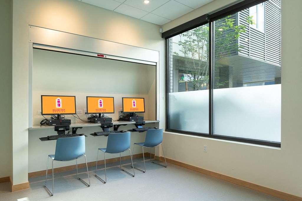 Officeat Cedar Crossing, Seattle, 98115