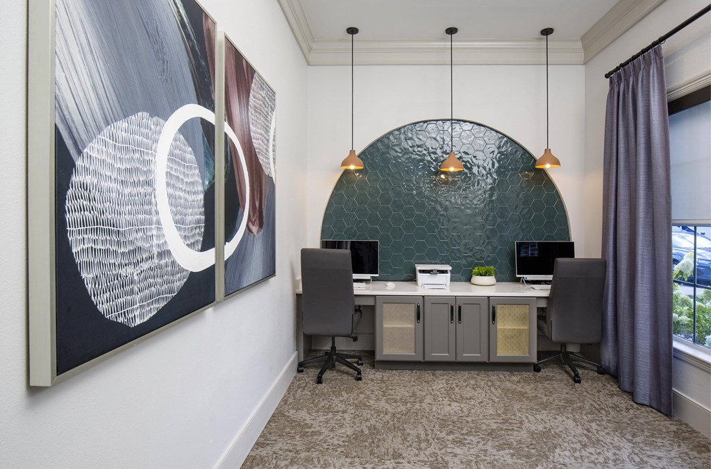 Indianapolis Apartments Castle Creek Business Center