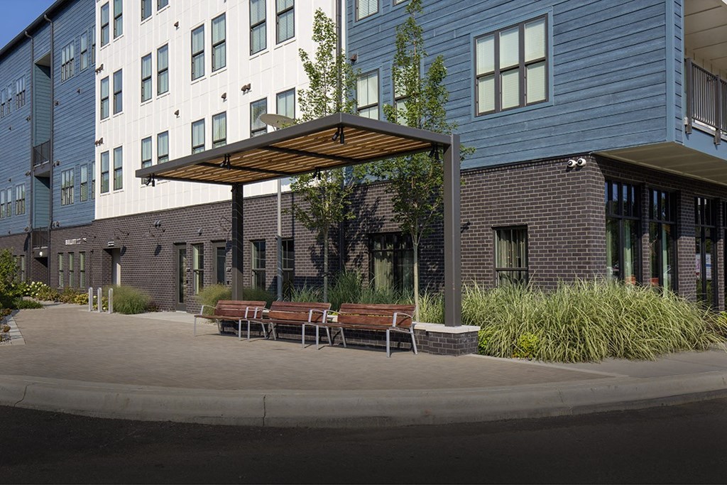 Upton Oxmoor Apartments Louisville convenient curbside pick-up area