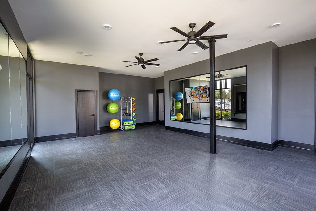 Upton Oxmoor Apartments Louisville fitness studio