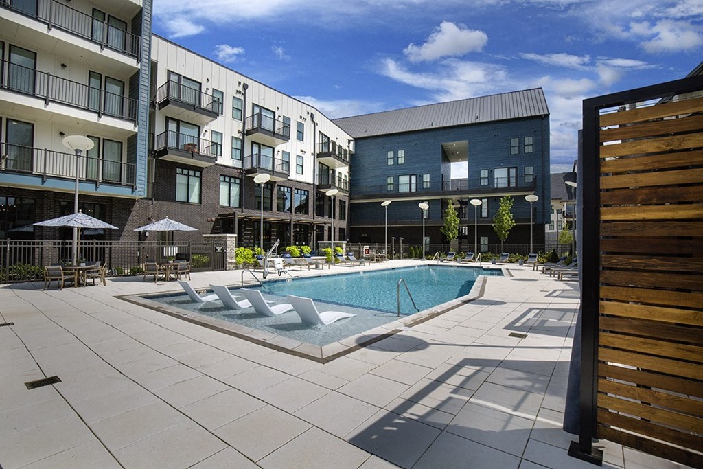 Upton Oxmoor Apartments Louisville resort-style pool with expansive sundeck