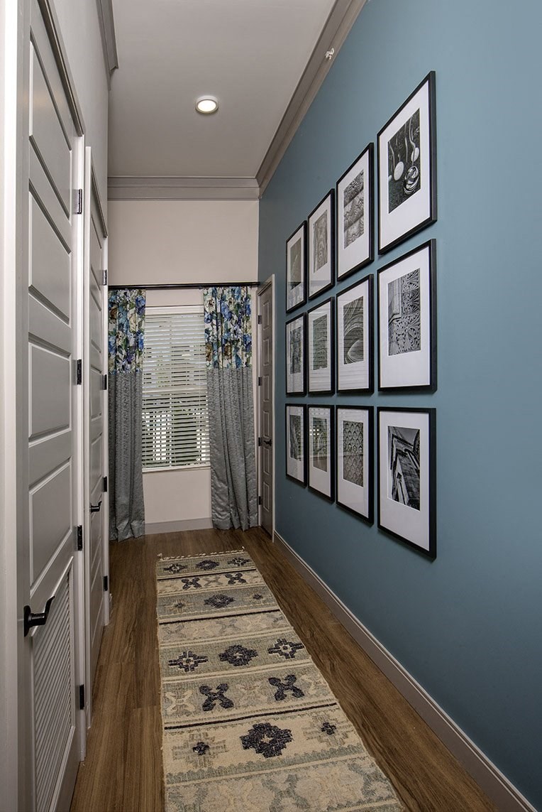 Upton Oxmoor Apartments Louisville decorate entryway