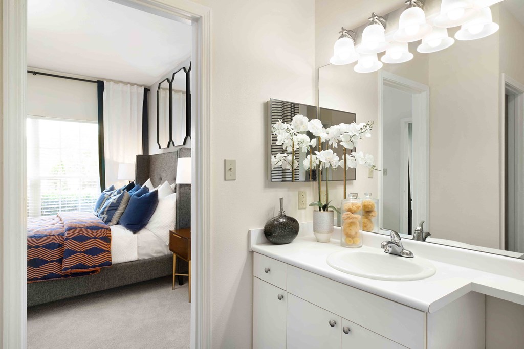 Grove Swift Creek Apartments Secondary Bathroom