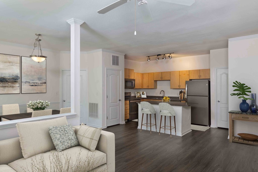 Creek's Edge Apartments Richmond Virginia open concept living area and kitchen