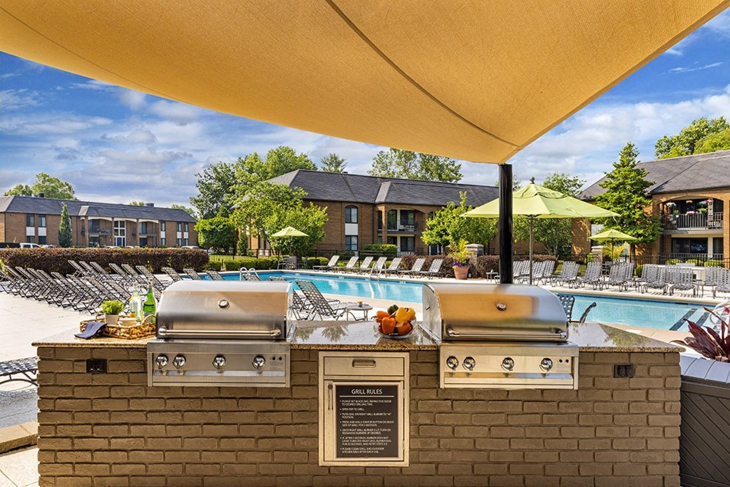 Hurstbourne Grand Apartments Louisville outdoor grills and chef's kitchen