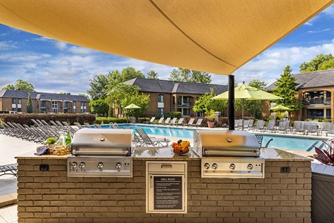 Hurstbourne Grand Apartments Louisville outdoor grills and chef's kitchen