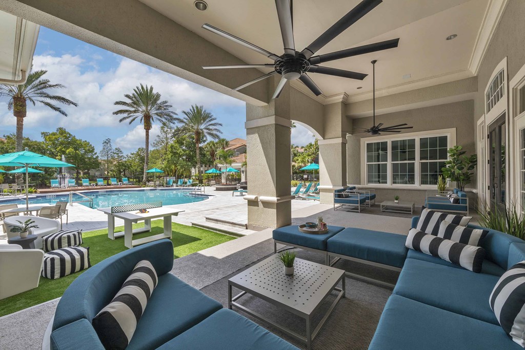 Sanford Lake's Edge Apartments outdoor lounge area