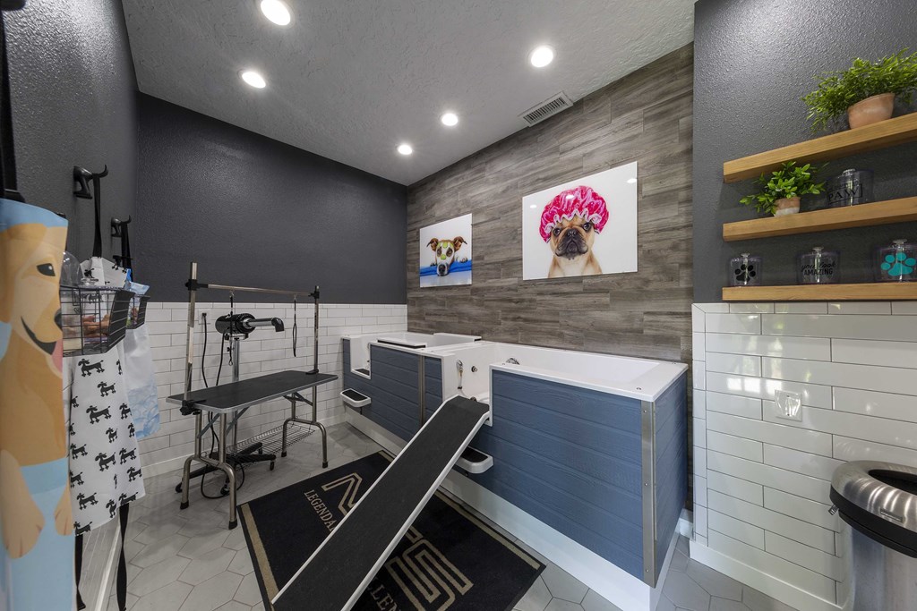 Sanford Lake's Edge Apartments pet spa