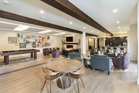 Louisville Plainview Apartments beautifully-designed resident lounge