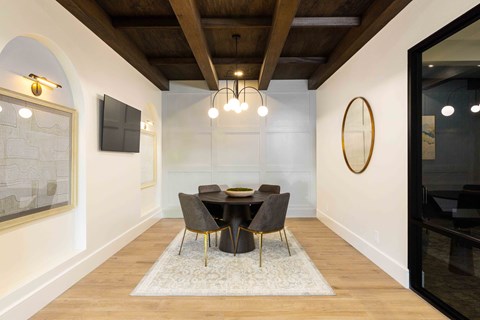 Louisville Plainview Apartments shared workspace