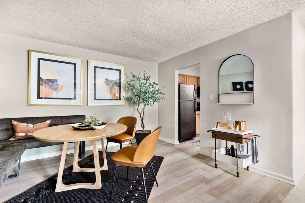 Louisville Kentucky Plainview Apartments Spacious Dining Room Louisville Kentucky Plainview Apartments Spacious Dining Room