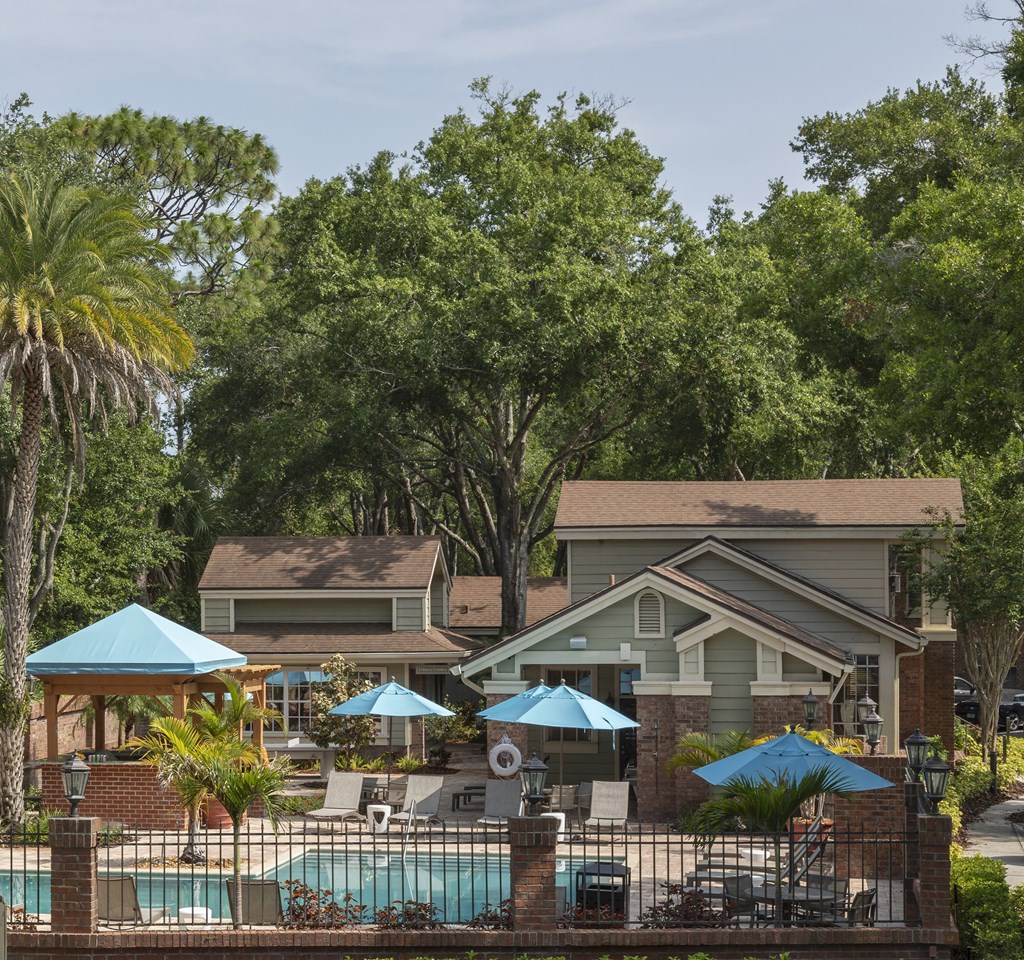 Longwood Sabal Park Apartments pool and clubhouse