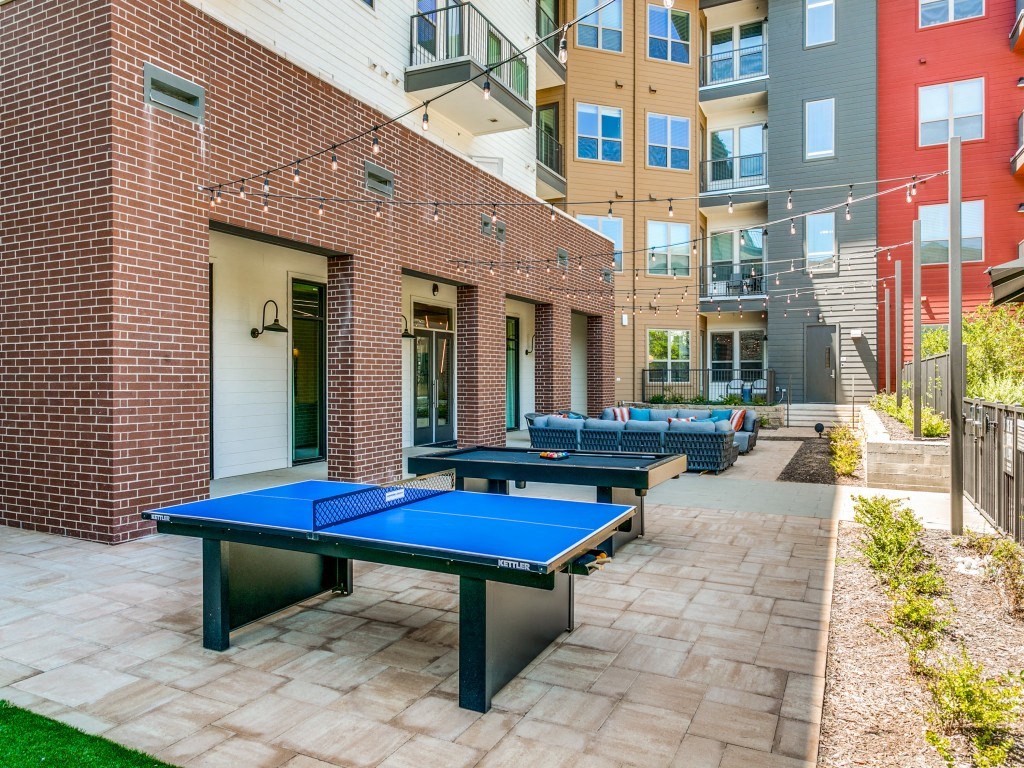 Sagemont Apartments Irving Texas outdoor ping pong table and entertainment area