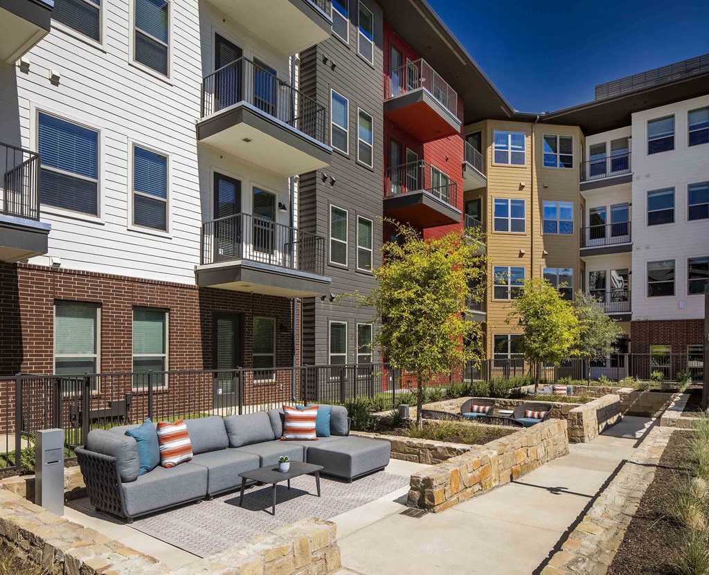 Sagemont Apartments Irving Texas Outdoor Lounge