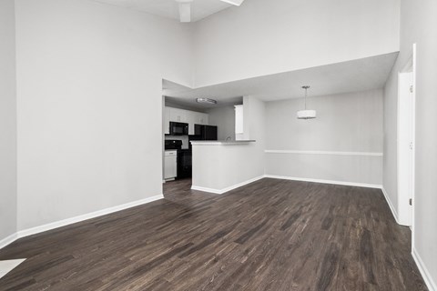 Indianapolis The Lakes Apartments living room and dining area