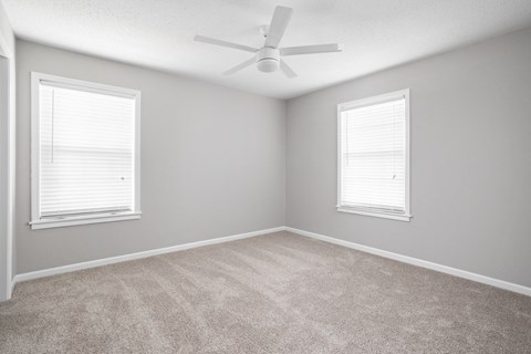 Indianapolis The Lakes Apartments bedroom with ceiling fan