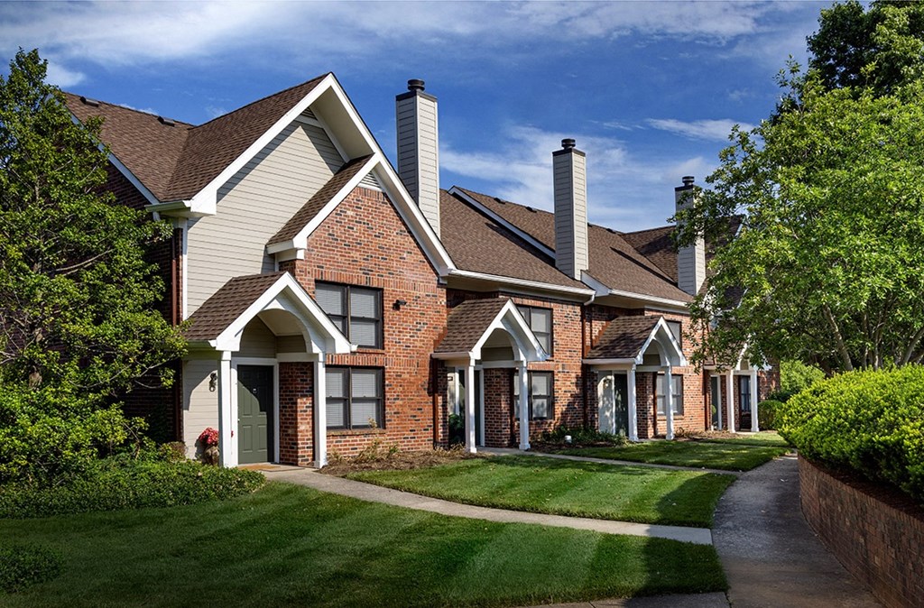 The Overlook at St. Thomas Apartments Louisville townhome entrances