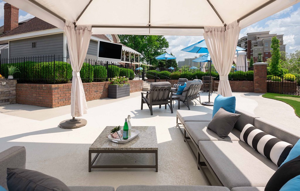 The Overlook at St. Thomas Apartments Louisville cabana area