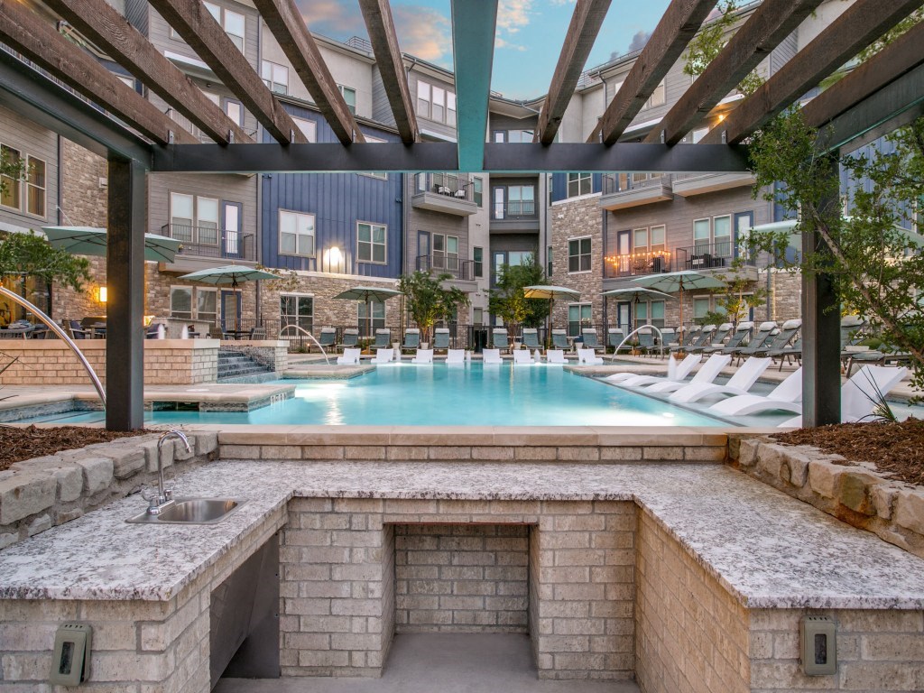 Westloop at the Diamond Interchange Irving TX pool with swim-up bar