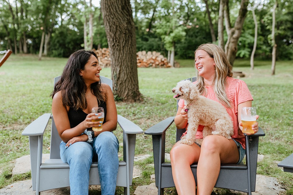 Upton Oxmoor Apartments Louisville outdoor lounge areas