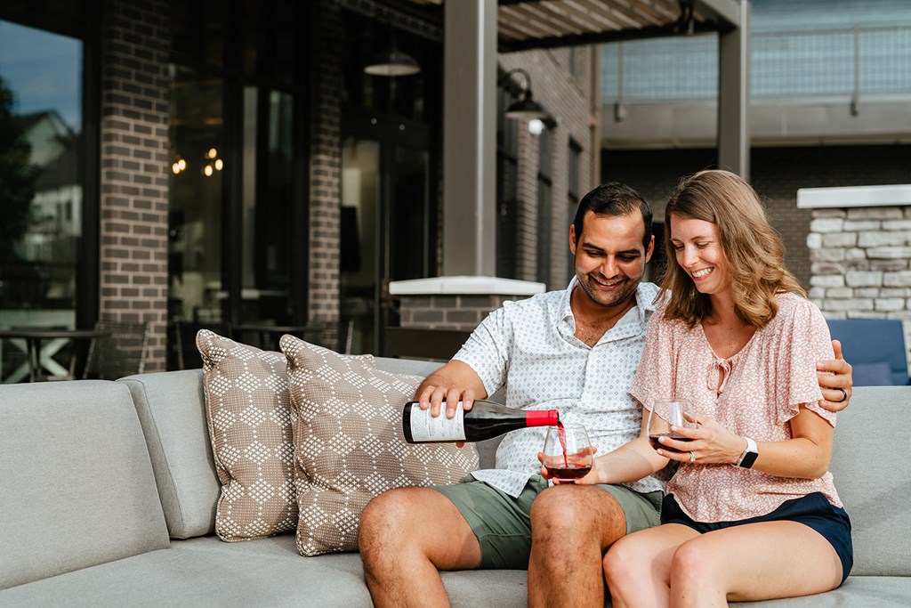 Upton Oxmoor Apartments Louisville relaxing amenities