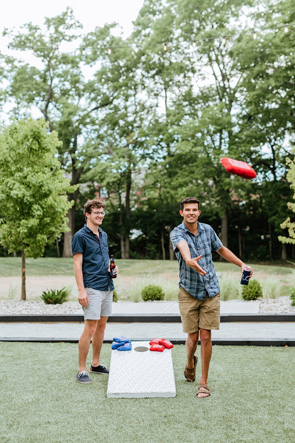Upton Oxmoor Apartments Louisville outdoor courtyard with cornhole