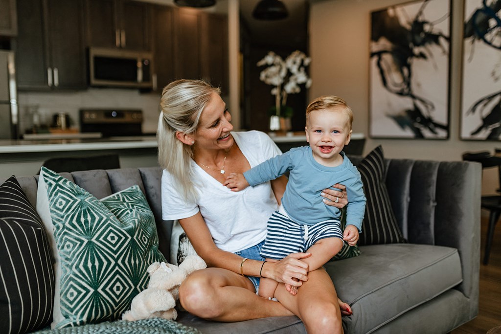 Upton Oxmoor Apartments Louisville comfortable living room