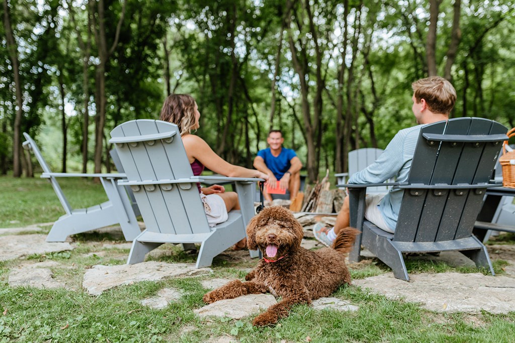 Upton Oxmoor Apartments Louisville outdoor lounge areas