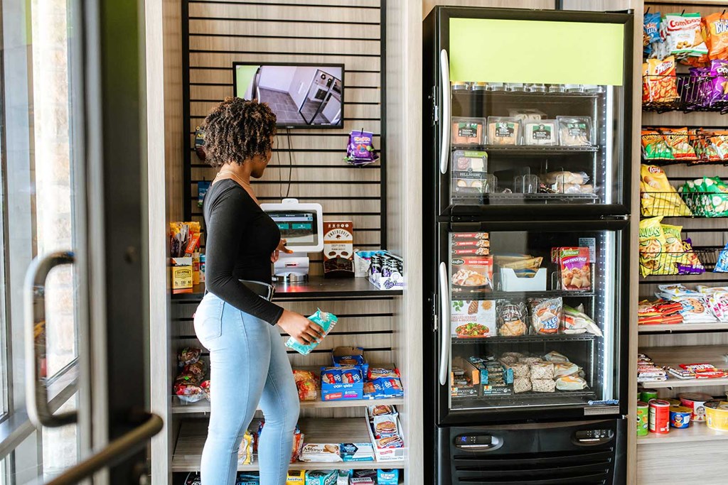 Westloop at the Diamond Interchange Irving TX 24/7 Market Cantina