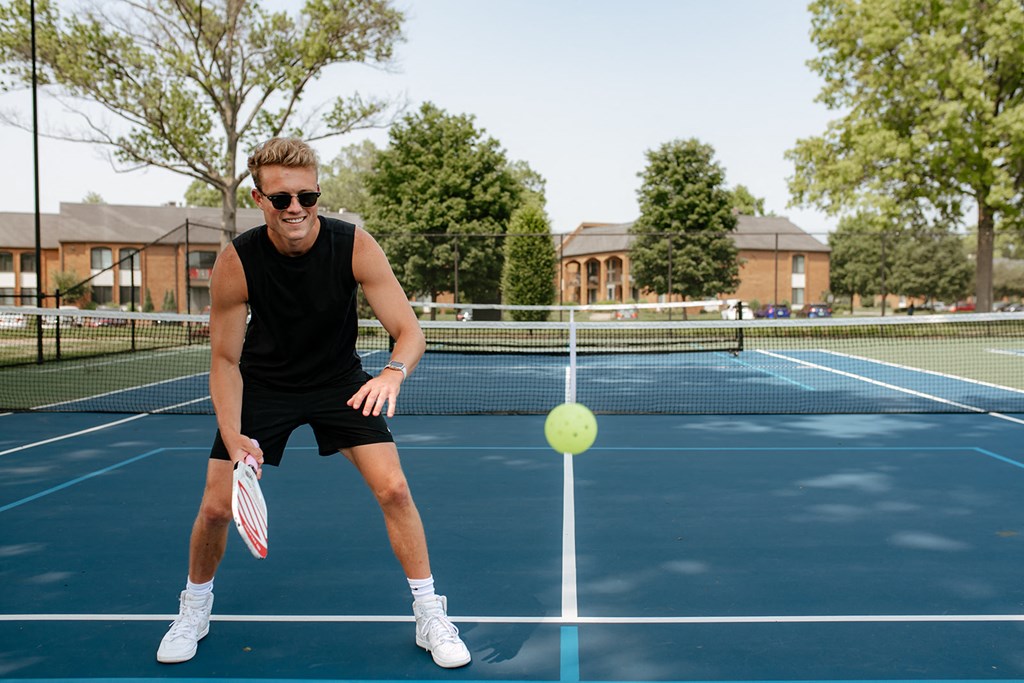 Hurstbourne Grand Apartments Louisville pickleball court