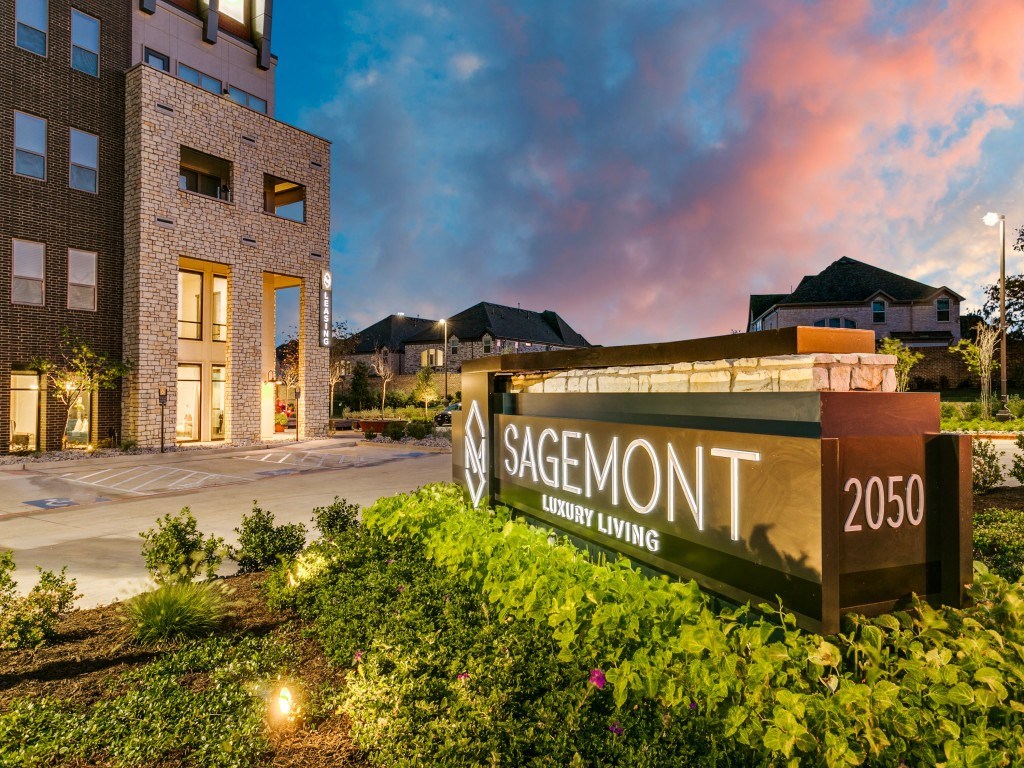 the building in which the hotel is located