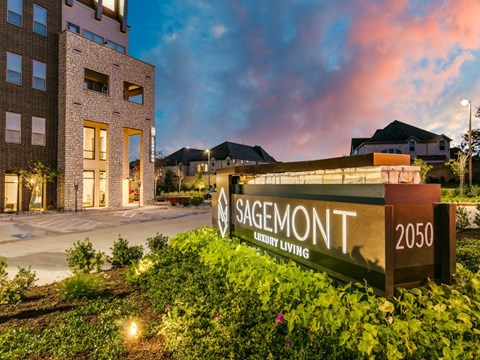 the building in which the hotel is located