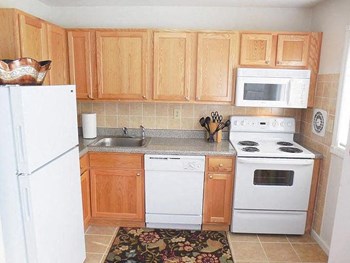 272 Ward Avenue 1-2 Beds Apartment for Rent - Photo Gallery 5
