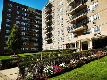 Fort Lee (NJ) Apartments for Rent – RENTCafé