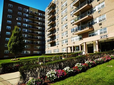 Studio Apartments for Rent in Fort Lee, NJ: from $1,402 | RentCafe
