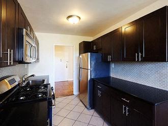 2175 Hudson Terrace Studio-3 Beds Apartment for Rent - Photo Gallery