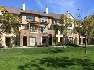 1924 E. Palomar Street, Suite 106 3-4 Beds Apartment for Rent