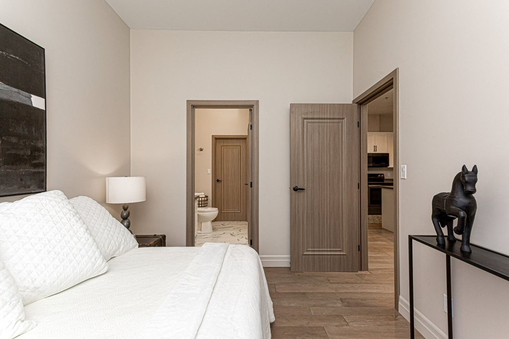 847 Development - Creekside Suites Model Suite