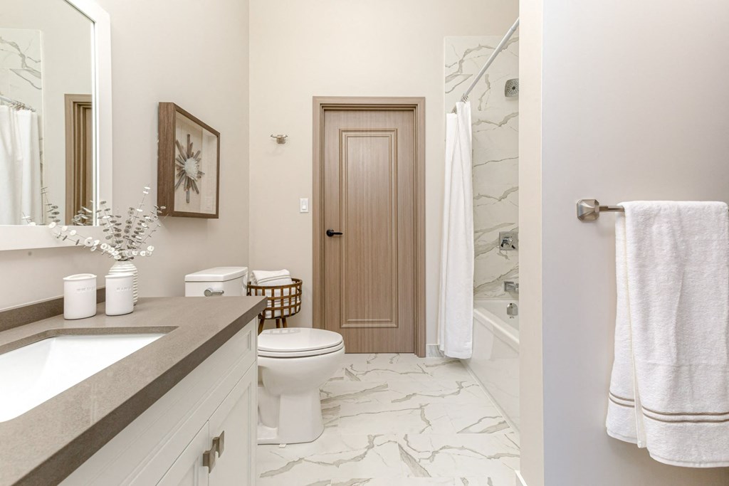 847 Development - Creekside Suites Model Suite