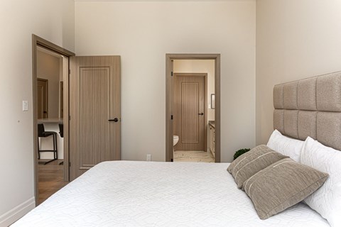 847 Development - Creekside Suites Model Suite