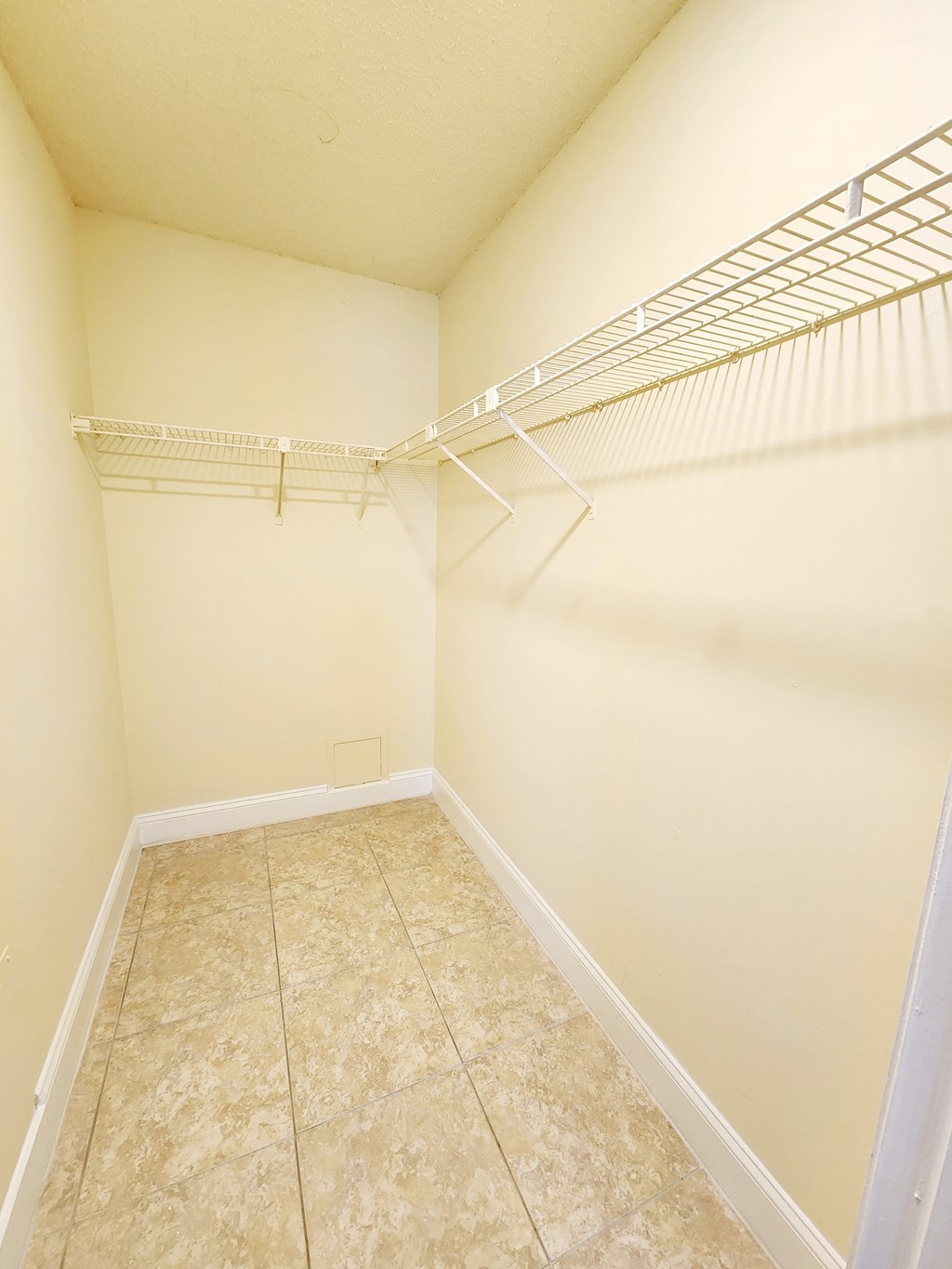 Closet at Sunscape Apartment Homes, Tampa