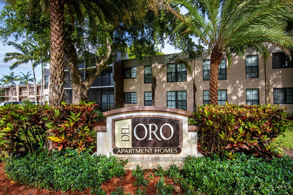 Exterior at DEL ORO APARTMENT HOMES, Plantation