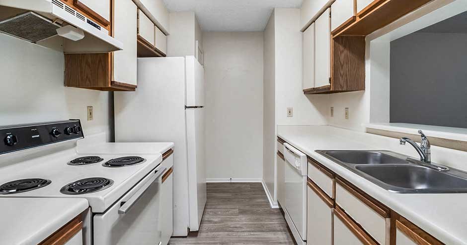 Efficient Appliances In Kitchen at Newport Colony Apartment Homes, Casselberry, FL