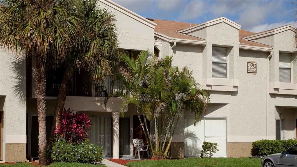 A building with the number 3595 on it.